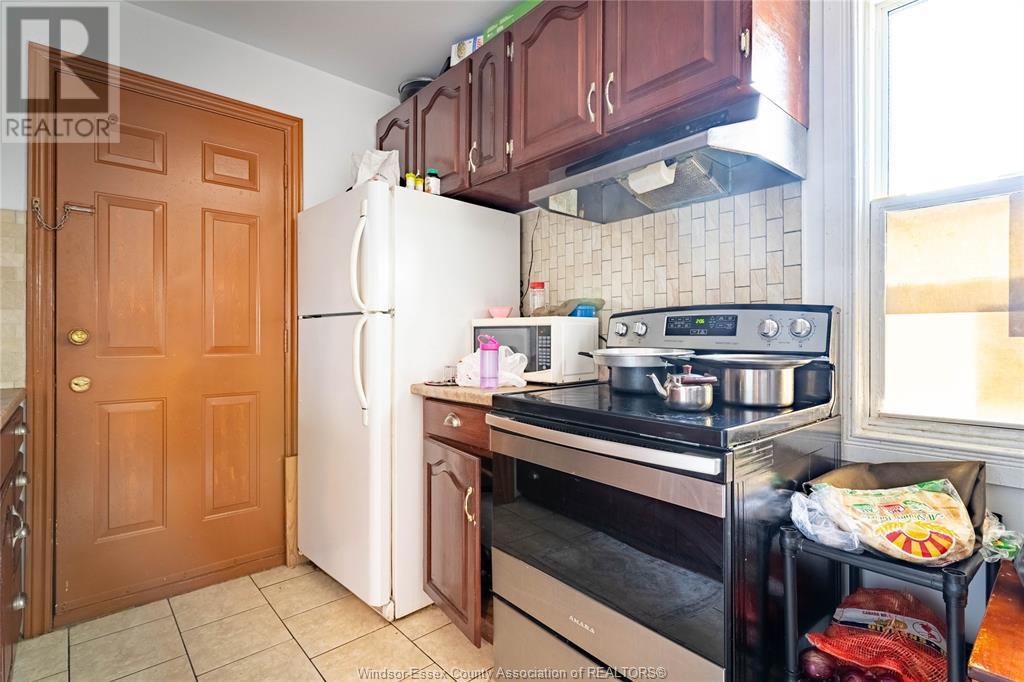 Photo 12 of 562 Dougall, Windsor ON