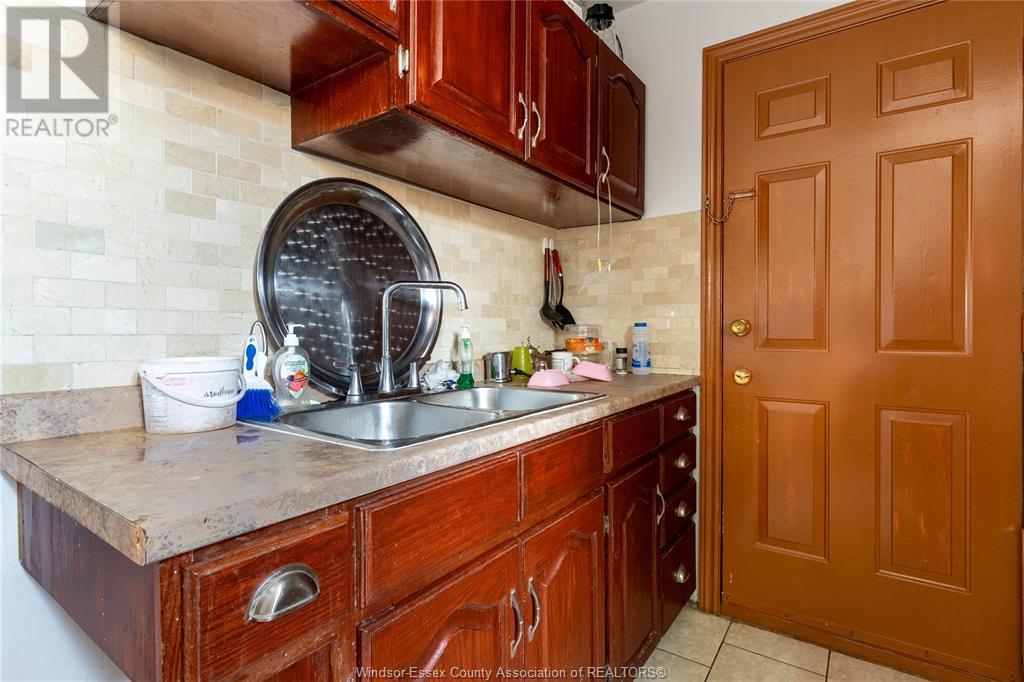 Photo 33 of 562 Dougall, Windsor ON
