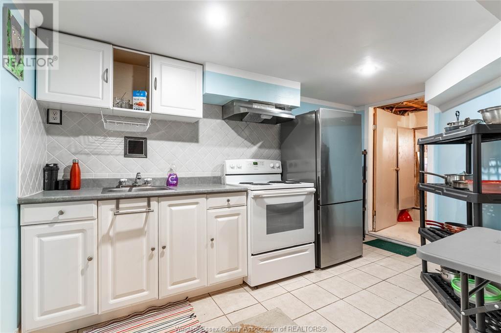 Photo 17 of 562 Dougall, Windsor ON
