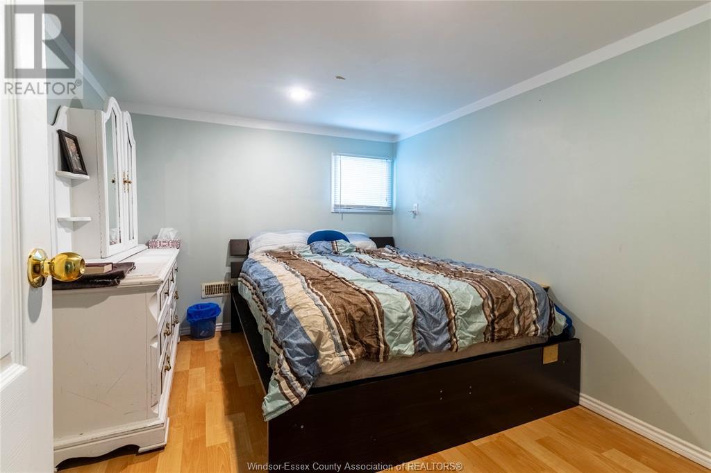 Photo 23 of 562 Dougall, Windsor ON