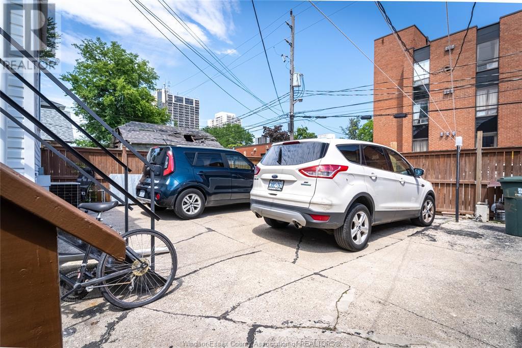 Photo 2 of 562 Dougall, Windsor ON