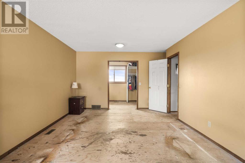Single Family House for Sale in  Christie Park Hill SW Christie Park Calgary 