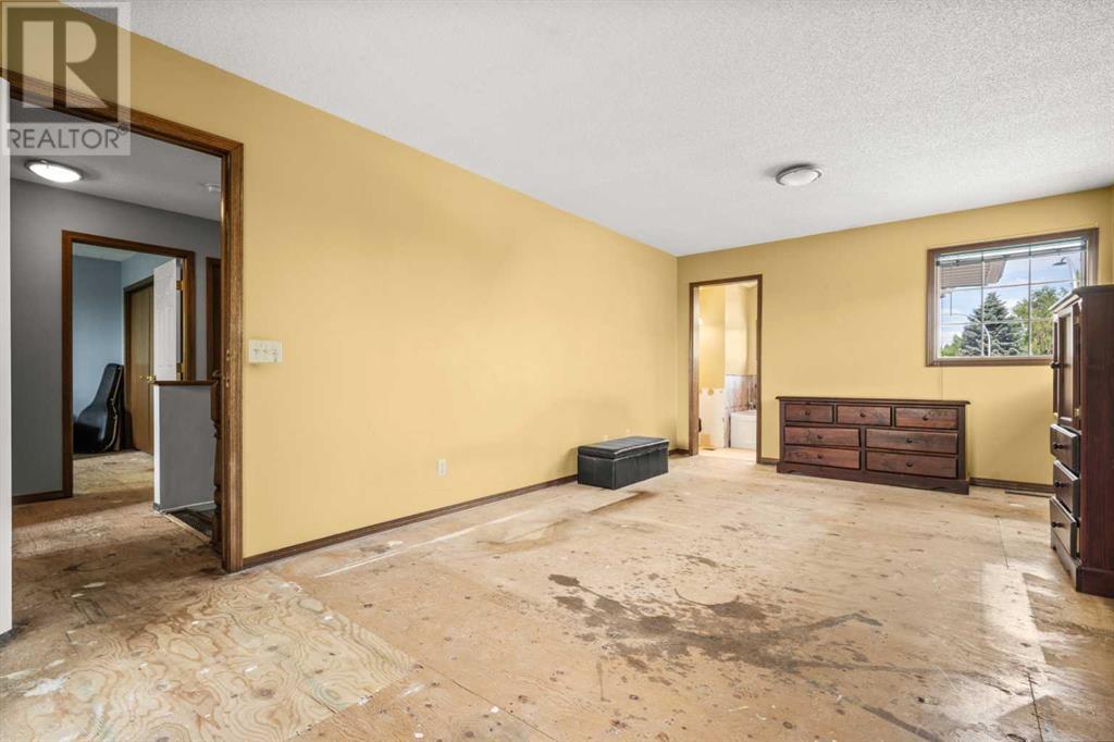 Single Family House for Sale in  Christie Park Hill SW Christie Park Calgary 