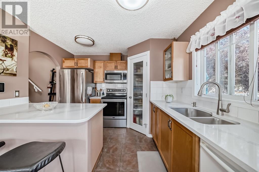 Single Family House for Sale in  Royal Birch Mount NW Royal Oak Calgary 
