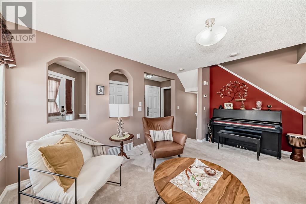 Single Family House for Sale in  Royal Birch Mount NW Royal Oak Calgary 
