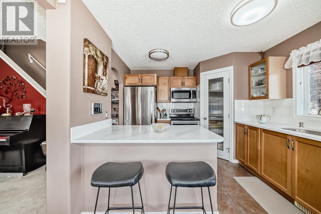 Single Family House for Sale in  Royal Birch Mount NW Royal Oak Calgary 