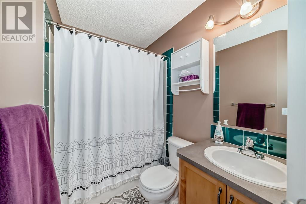 Single Family House for Sale in  Royal Birch Mount NW Royal Oak Calgary 