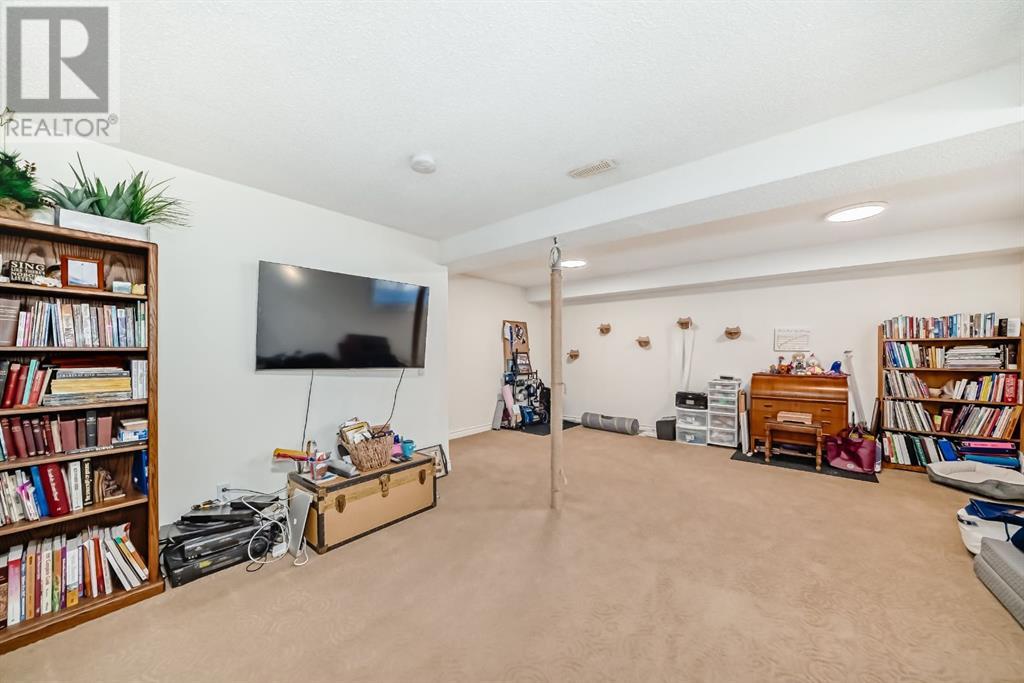 Single Family House for Sale in  Royal Birch Mount NW Royal Oak Calgary 
