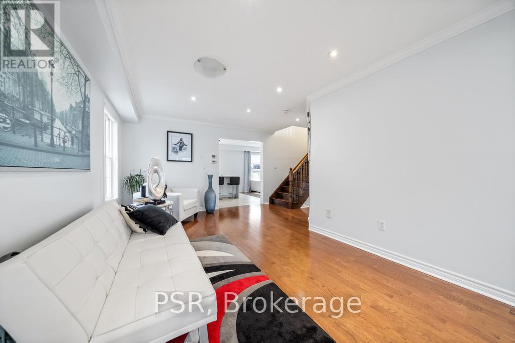 Photo 22 of 150 Voyager Pass, Hamilton ON