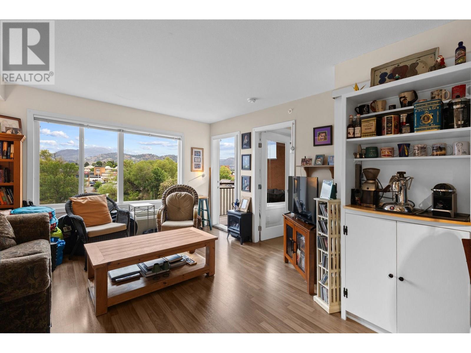 421 1550 Dickson Avenue, Kelowna