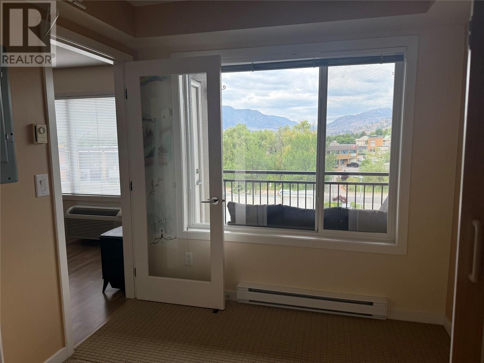 421 1550 Dickson Avenue, Kelowna