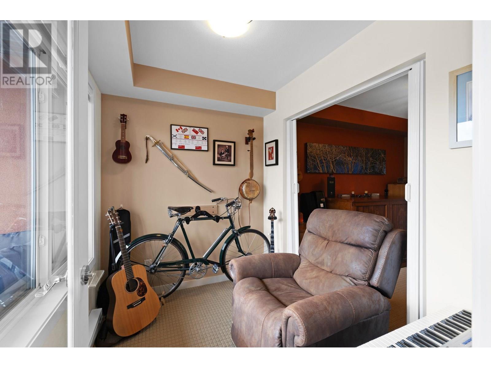 421 1550 Dickson Avenue, Kelowna