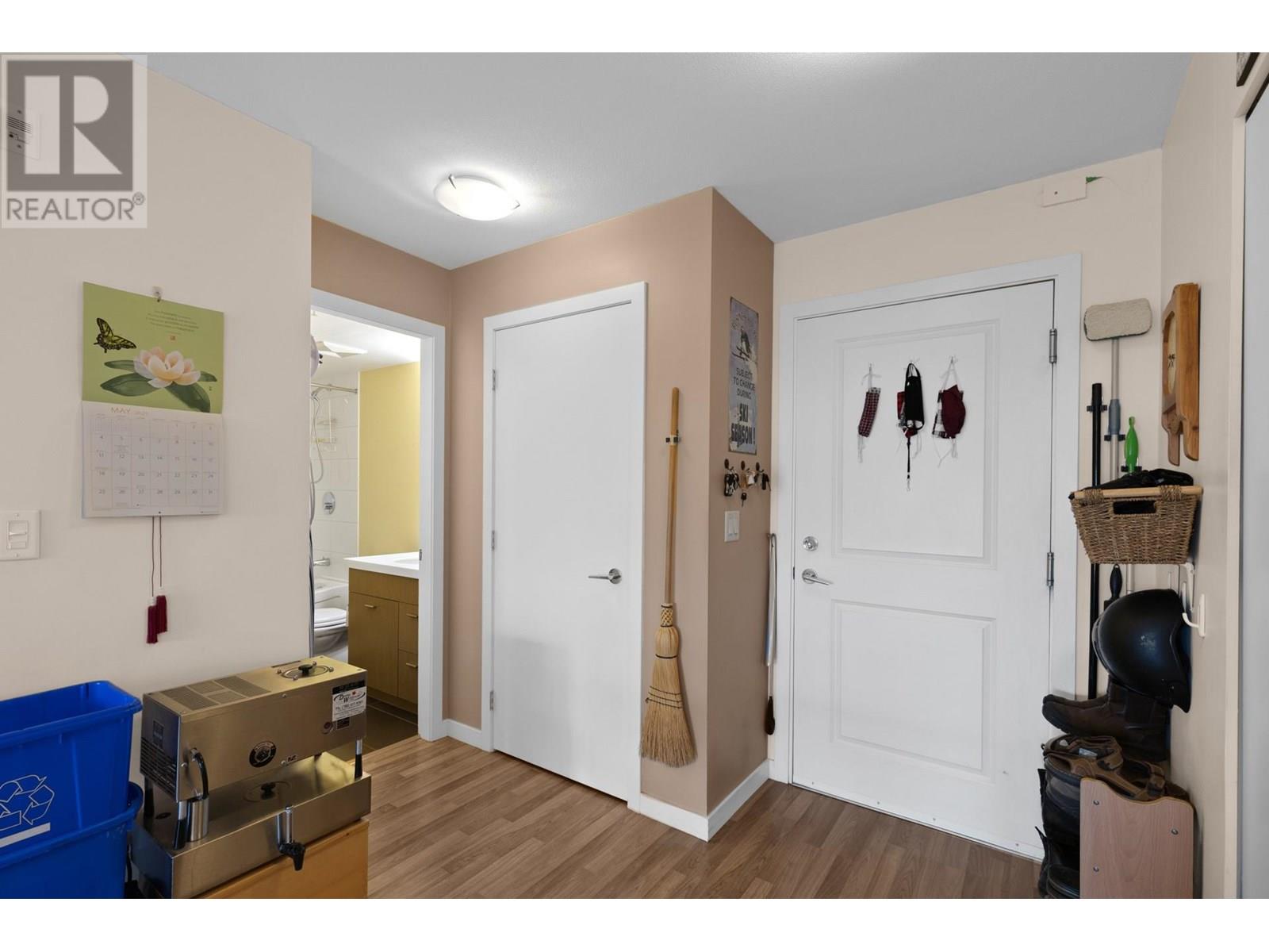 421 1550 Dickson Avenue, Kelowna