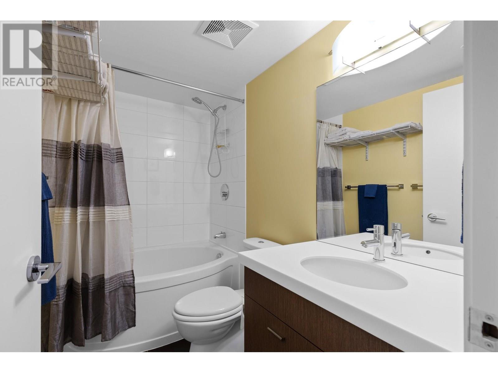 421 1550 Dickson Avenue, Kelowna