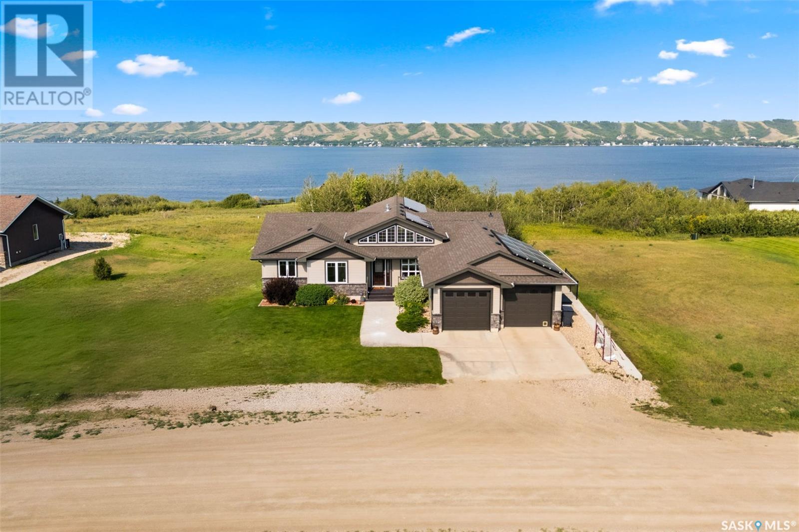 Photo 2 of 709 Saskatoon Drive, Katepwa Beach SK