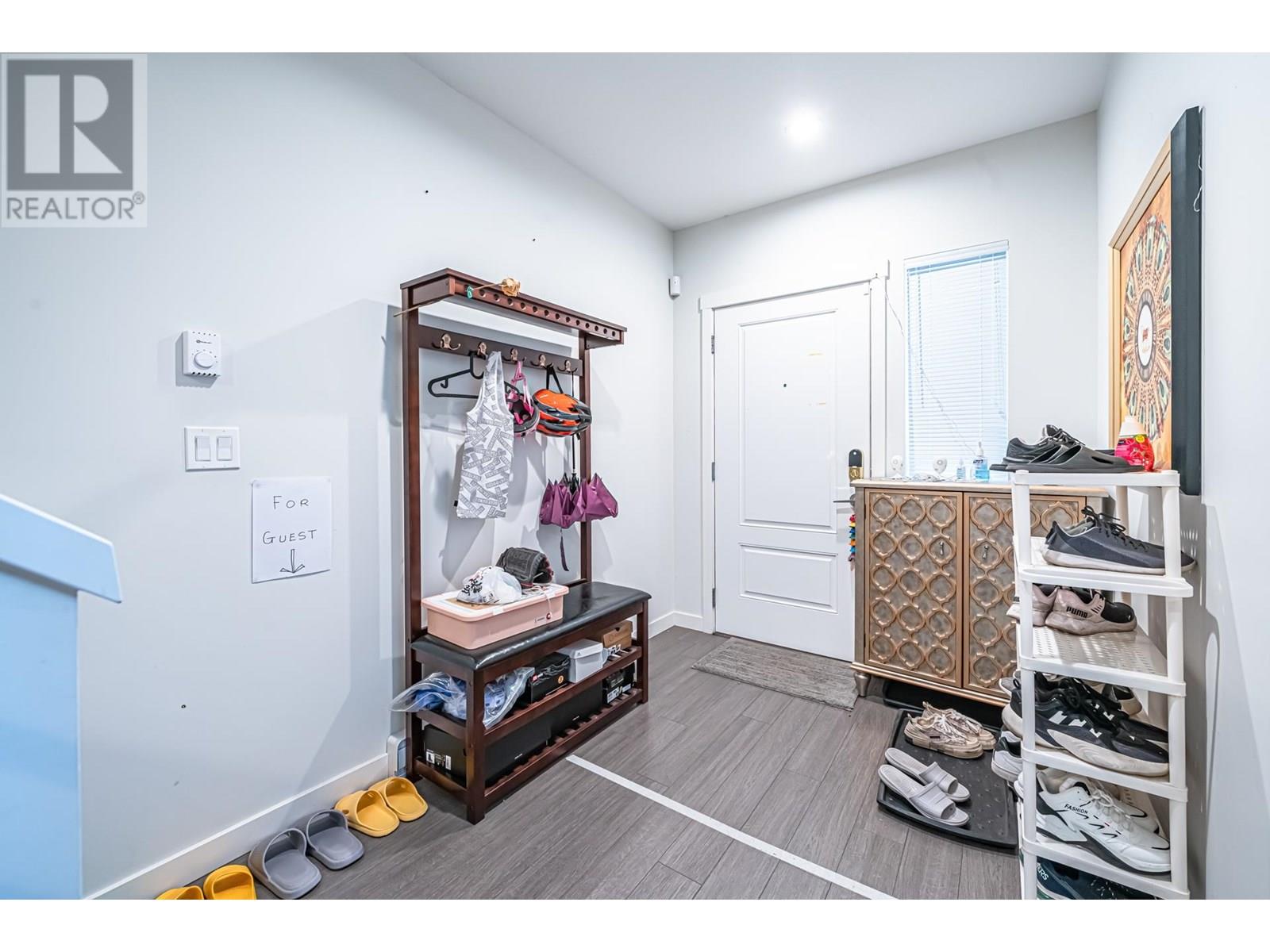 Photo 1 of 104 10388 No 2 Road, Richmond BC