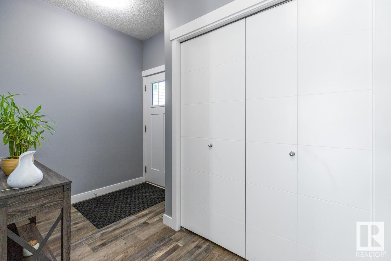 Photo 15 of 1009 Berg Pl, Leduc AB
