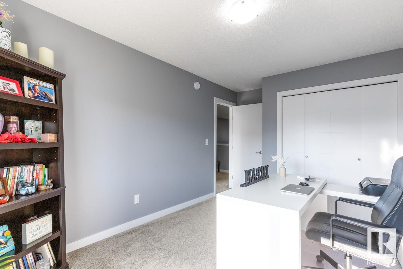 Photo 5 of 1009 Berg Pl, Leduc AB