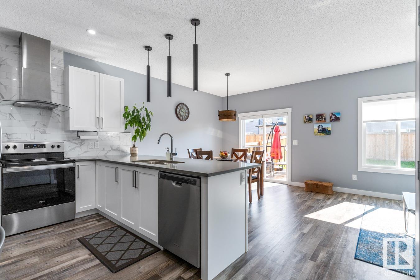 Photo 32 of 1009 Berg Pl, Leduc AB
