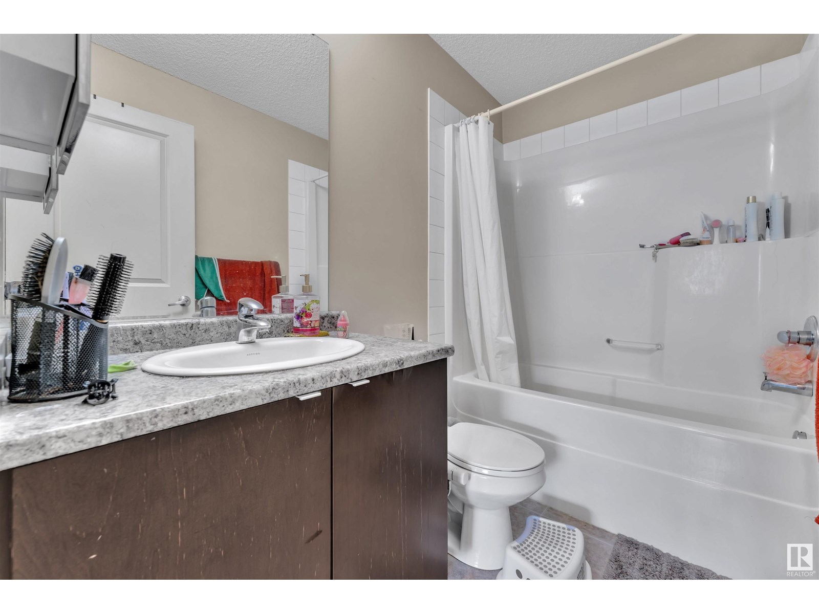 Photo 3 of 303 3353 16 A Av Nw, Edmonton AB