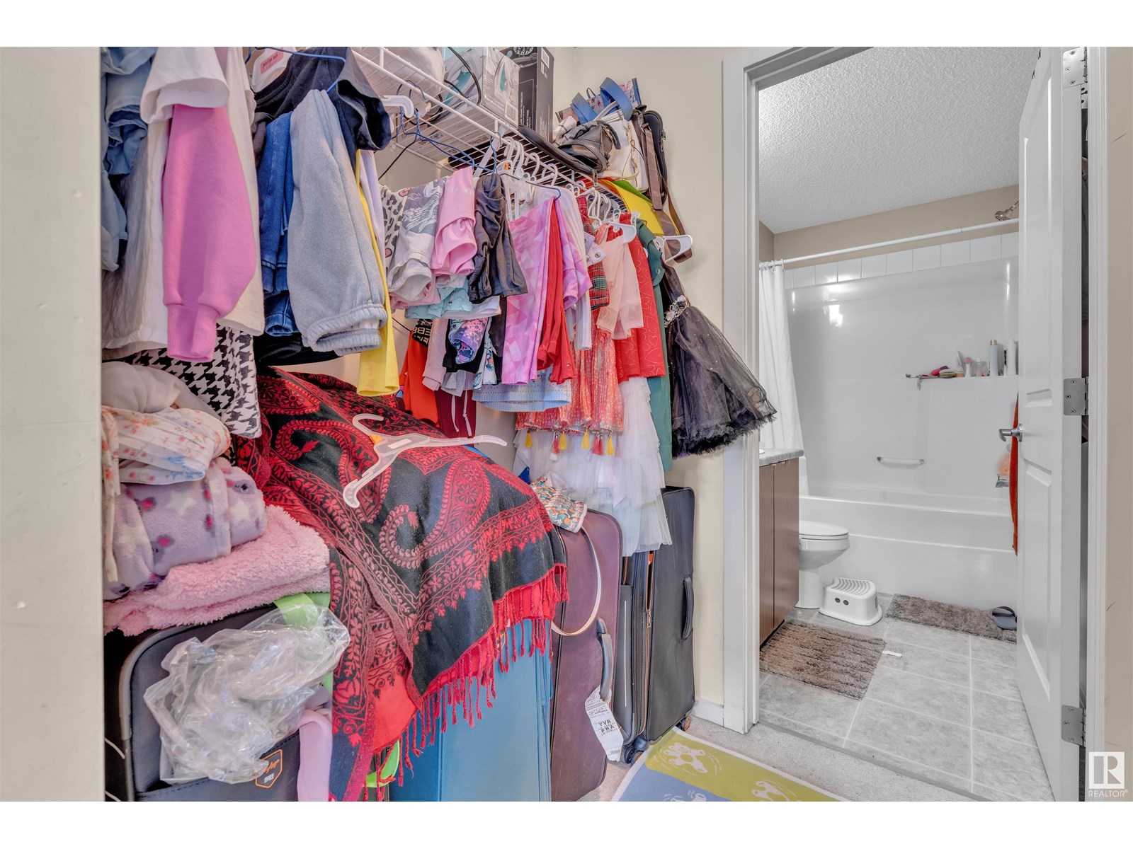 Photo 18 of 303 3353 16 A Av Nw, Edmonton AB