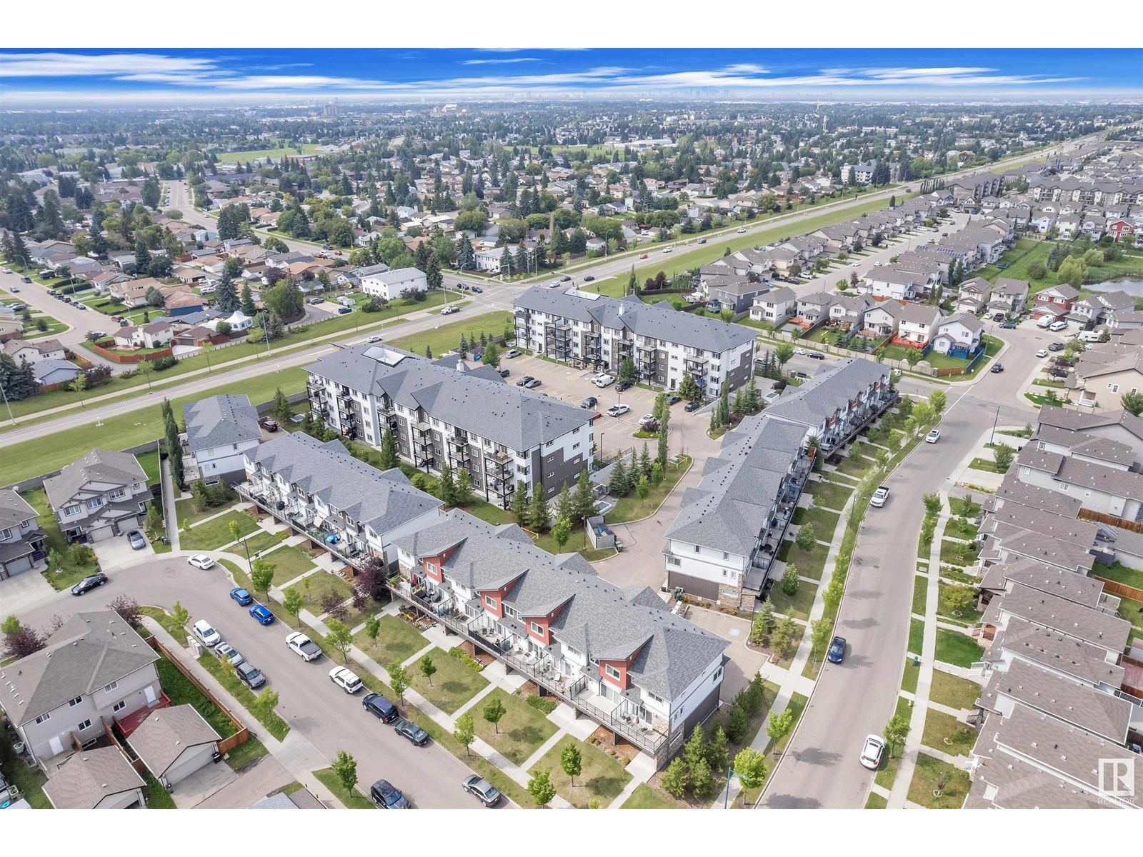 Photo 8 of 303 3353 16 A Av Nw, Edmonton AB