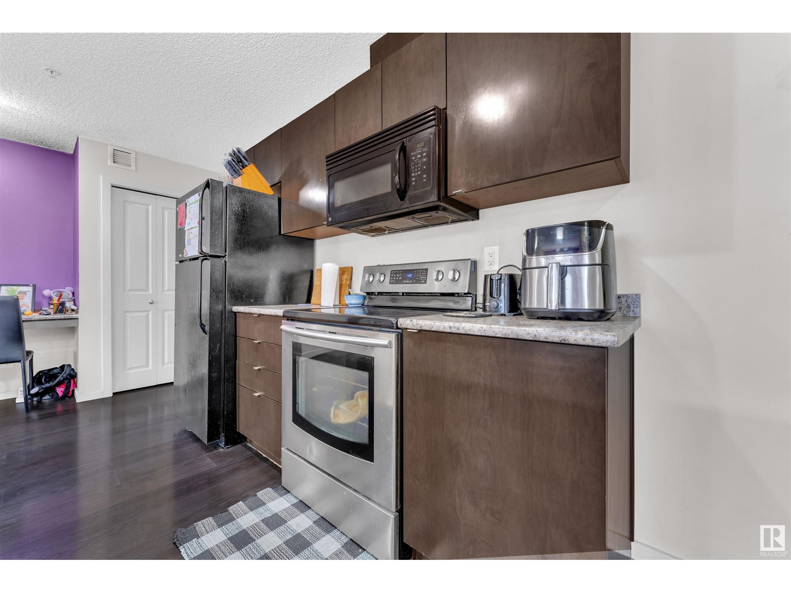 Photo 6 of 303 3353 16 A Av Nw, Edmonton AB