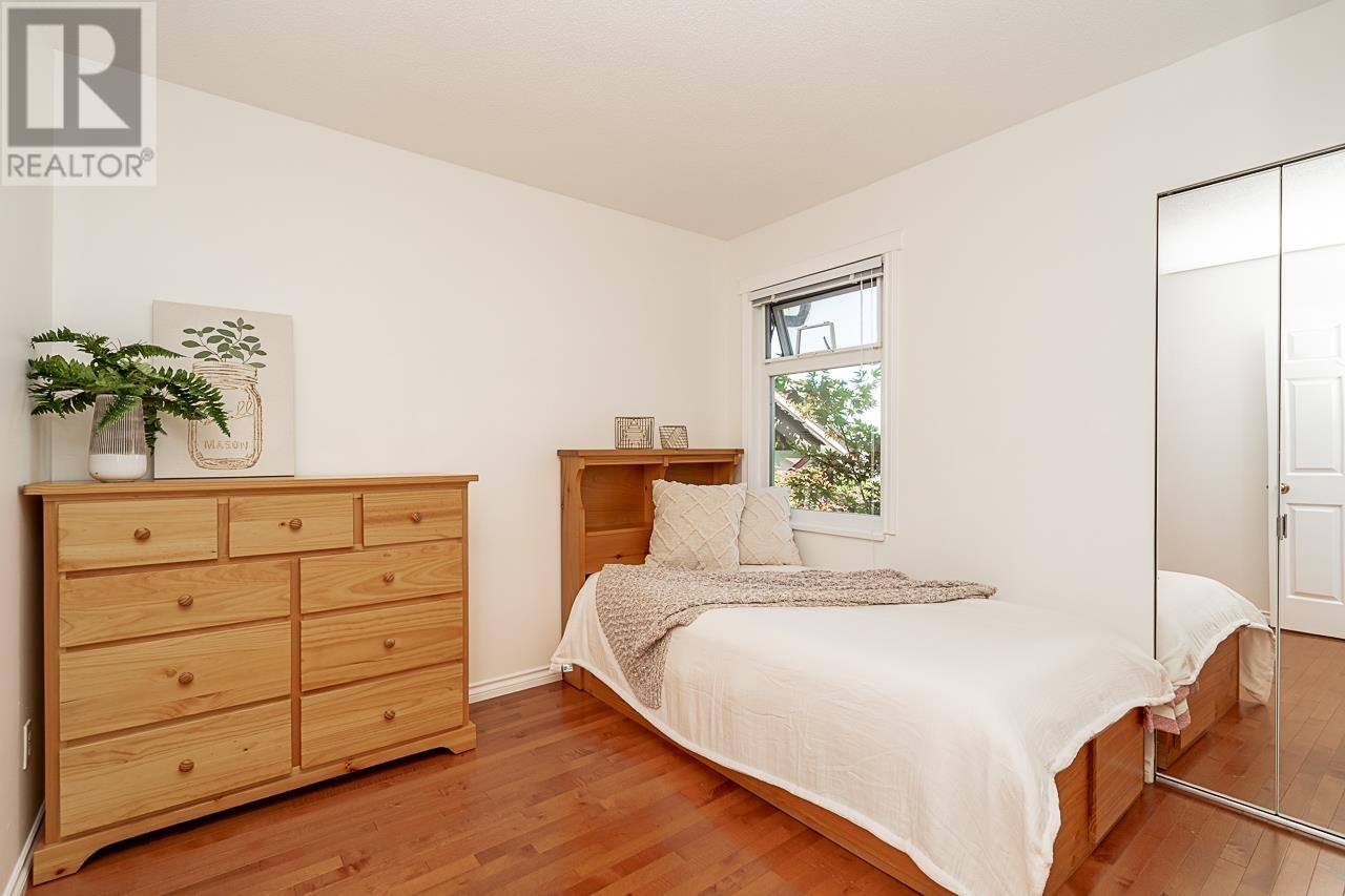 34 900 W 17TH STREET, North Vancouver
