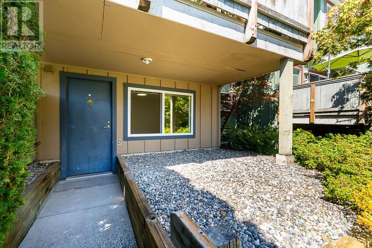 34 900 W 17TH STREET, North Vancouver
