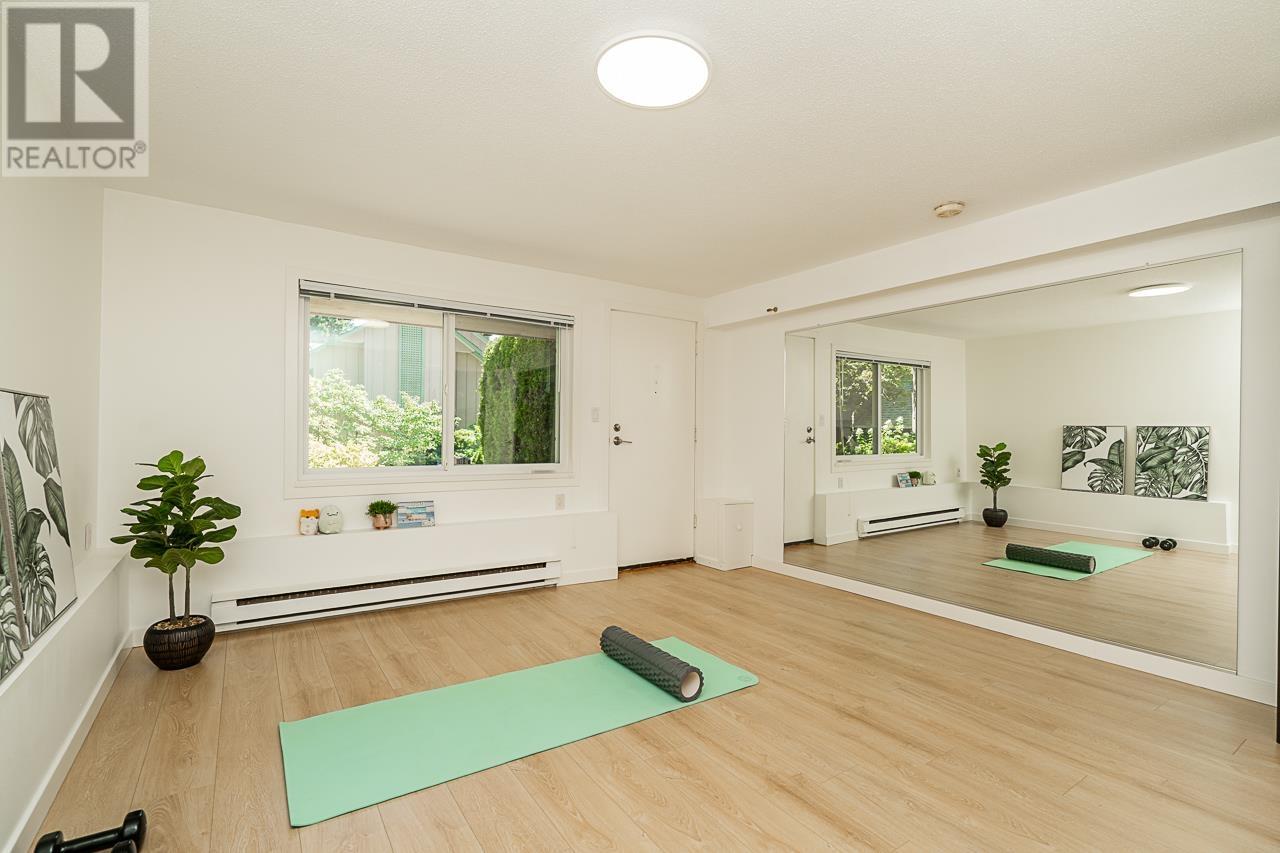 34 900 W 17TH STREET, North Vancouver