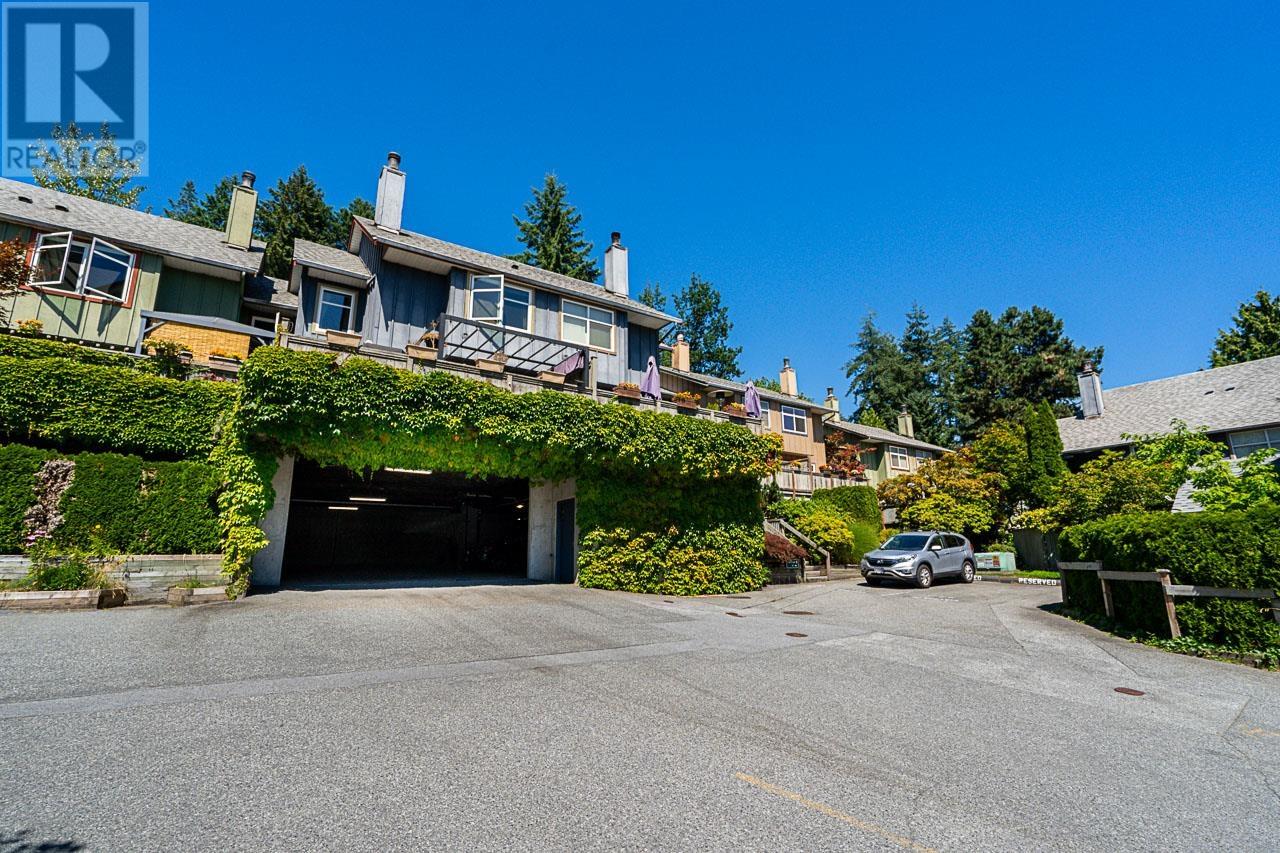 34 900 W 17TH STREET, North Vancouver