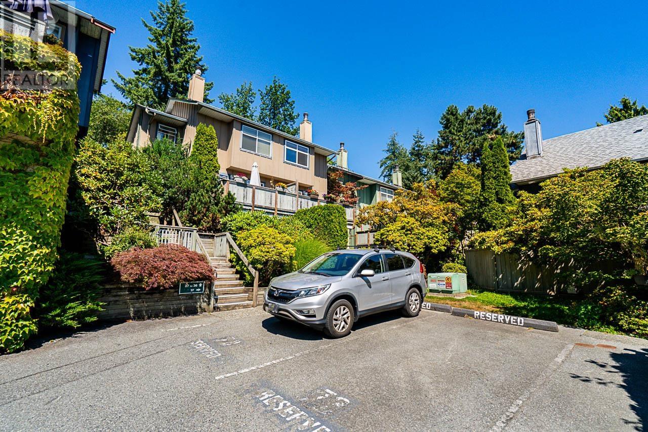 34 900 W 17TH STREET, North Vancouver