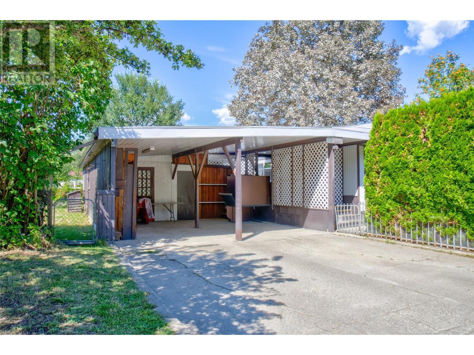 Photo 16 of 5191 69 Avenue Ne, Canoe BC