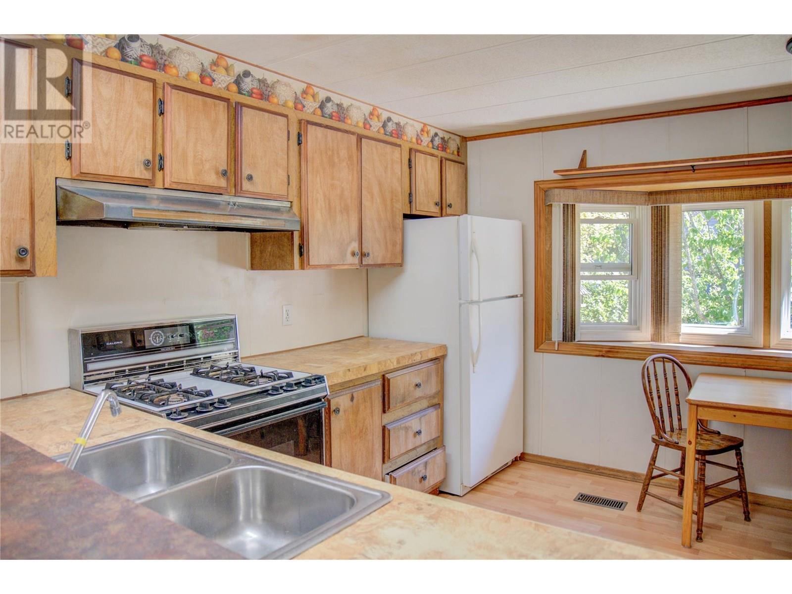 Photo 24 of 5191 69 Avenue Ne, Canoe BC