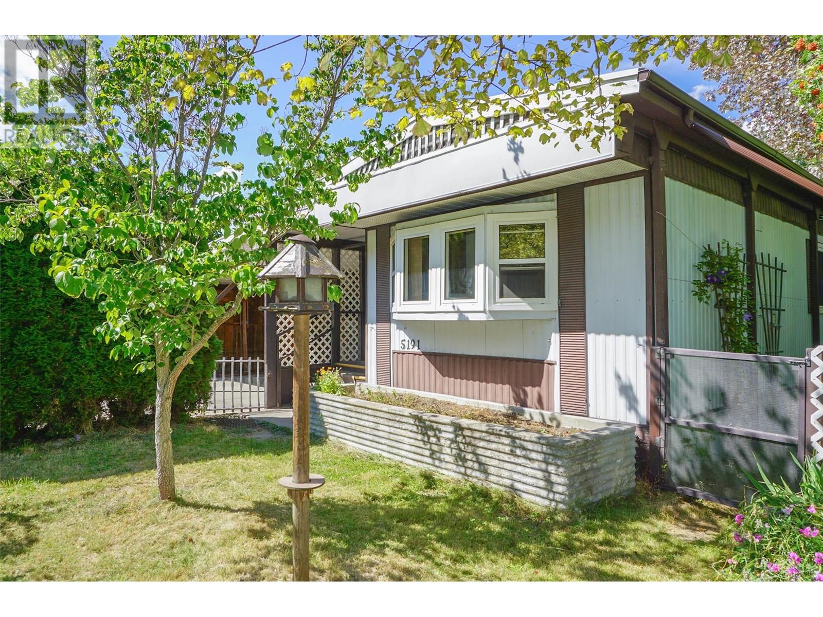 Photo 36 of 5191 69 Avenue Ne, Canoe BC