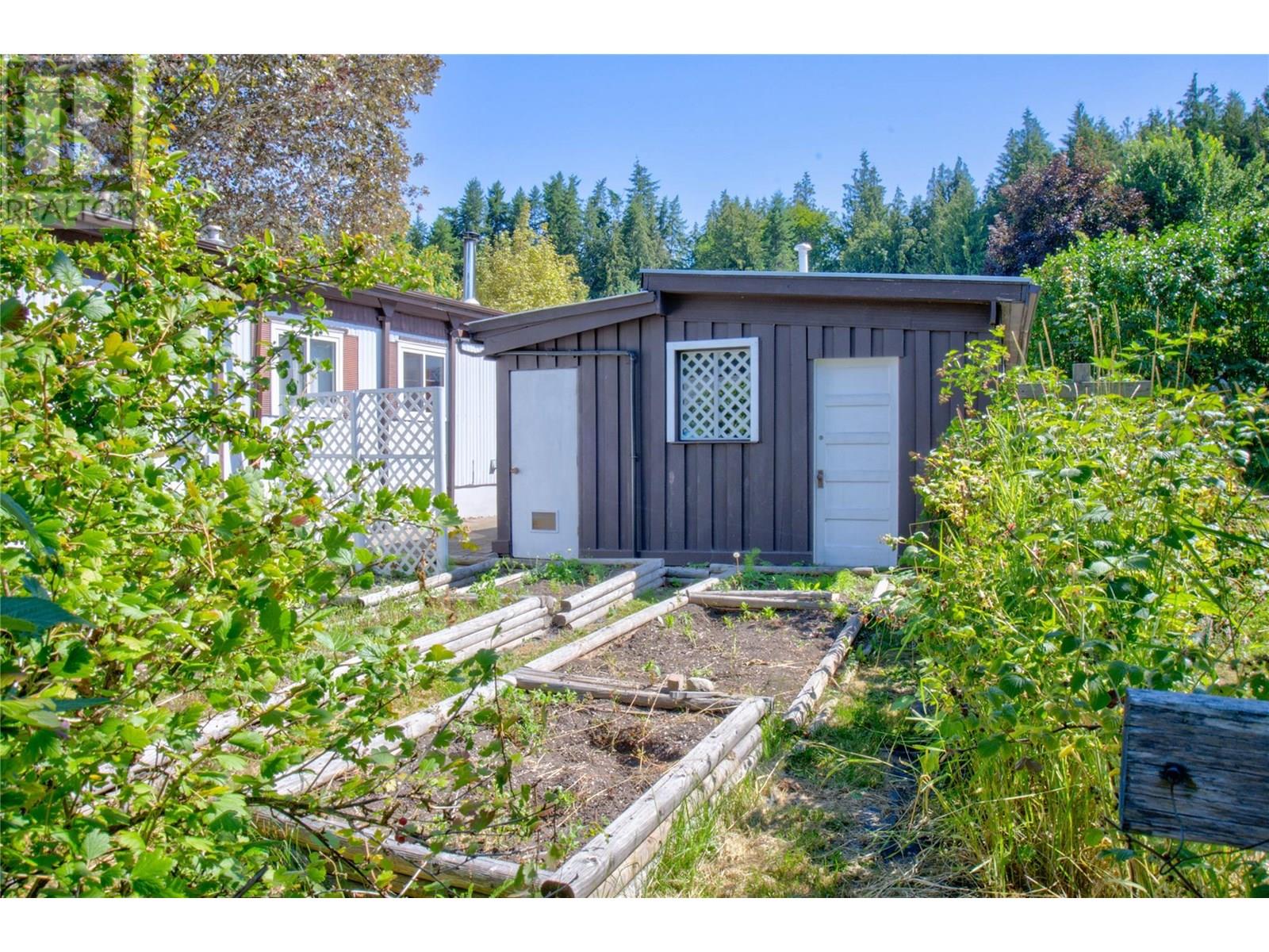 Photo 27 of 5191 69 Avenue Ne, Canoe BC