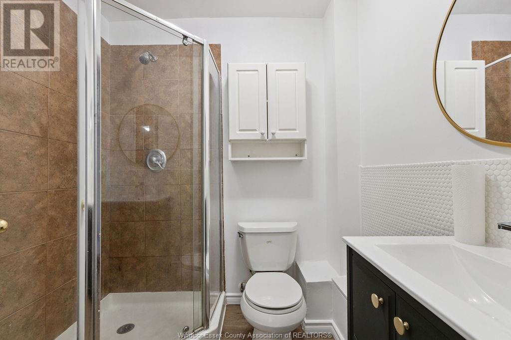 Photo 8 of 823 Mcdougall Avenue, Windsor ON