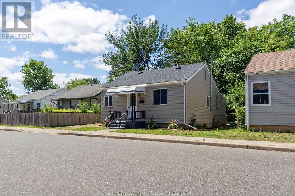 Photo 18 of 823 Mcdougall Avenue, Windsor ON