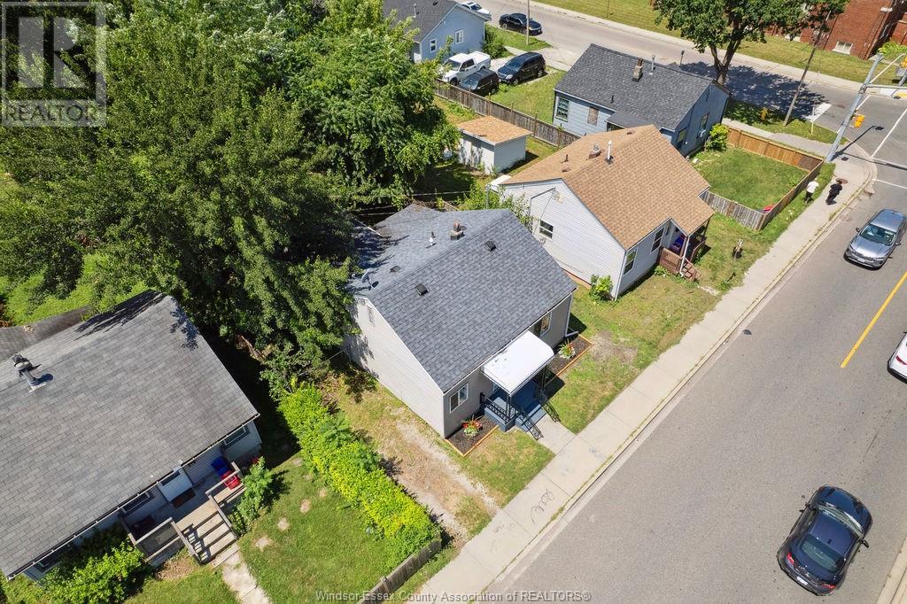 Photo 17 of 823 Mcdougall Avenue, Windsor ON