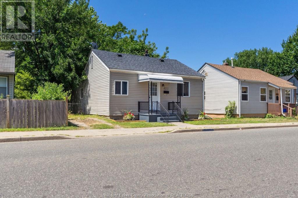 Photo 15 of 823 Mcdougall Avenue, Windsor ON