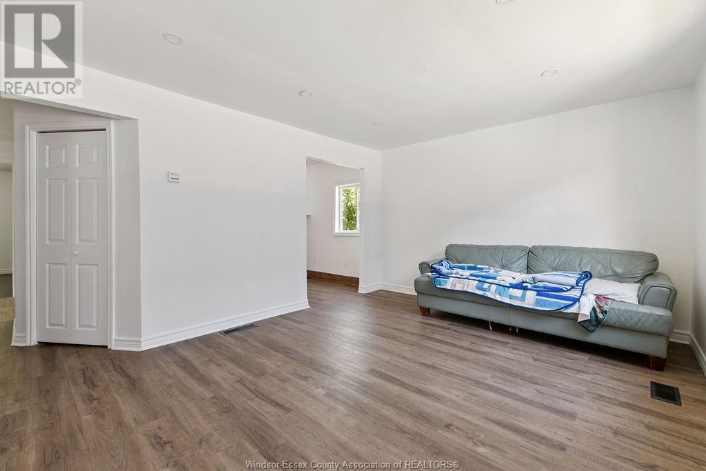 Photo 6 of 823 Mcdougall Avenue, Windsor ON