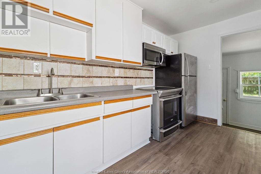 Photo 5 of 823 Mcdougall Avenue, Windsor ON
