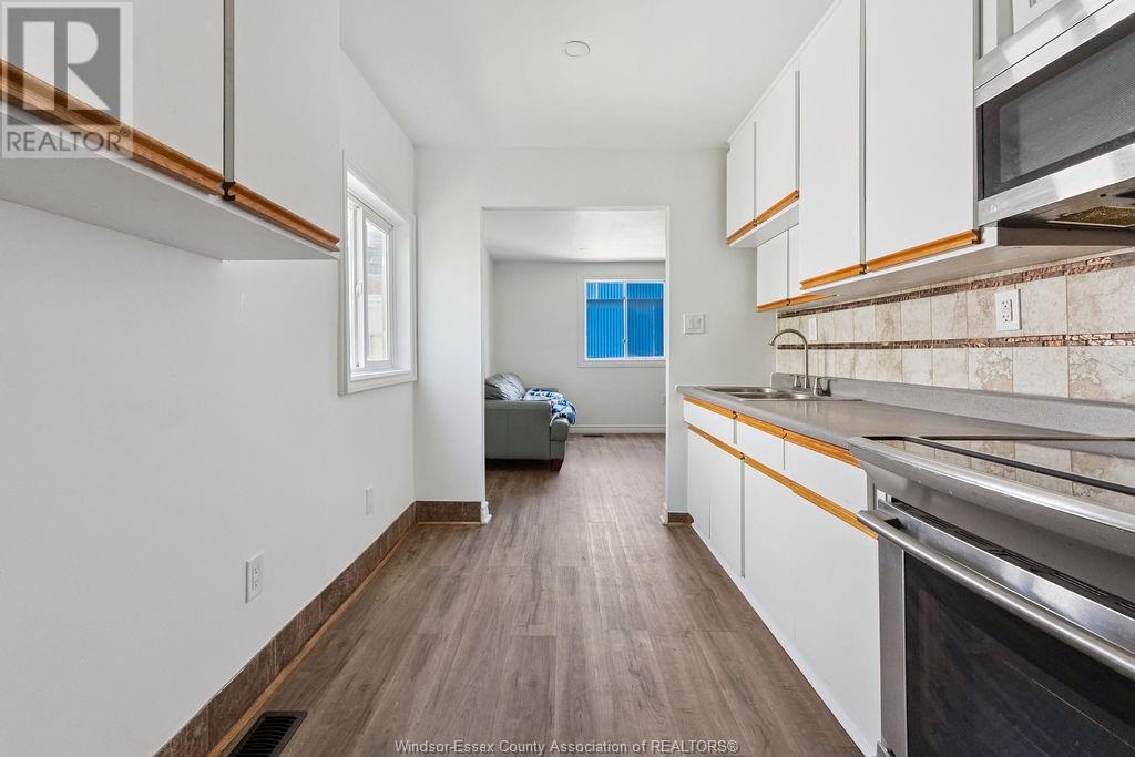 Photo 4 of 823 Mcdougall Avenue, Windsor ON