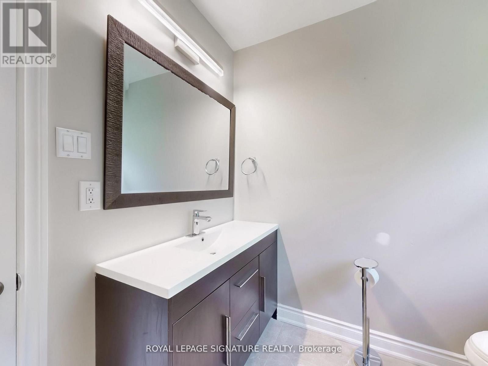 Photo 21 of 1821 Christopher Road, Mississauga ON