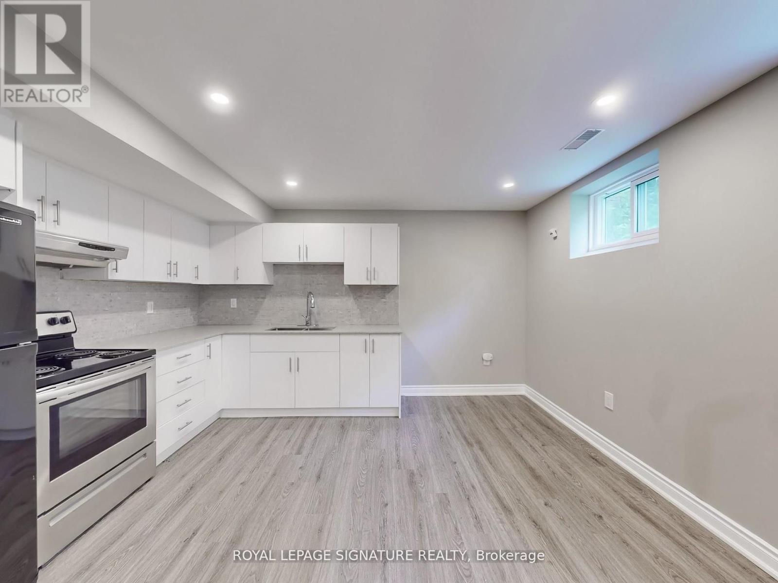 Photo 23 of 1821 Christopher Road, Mississauga ON