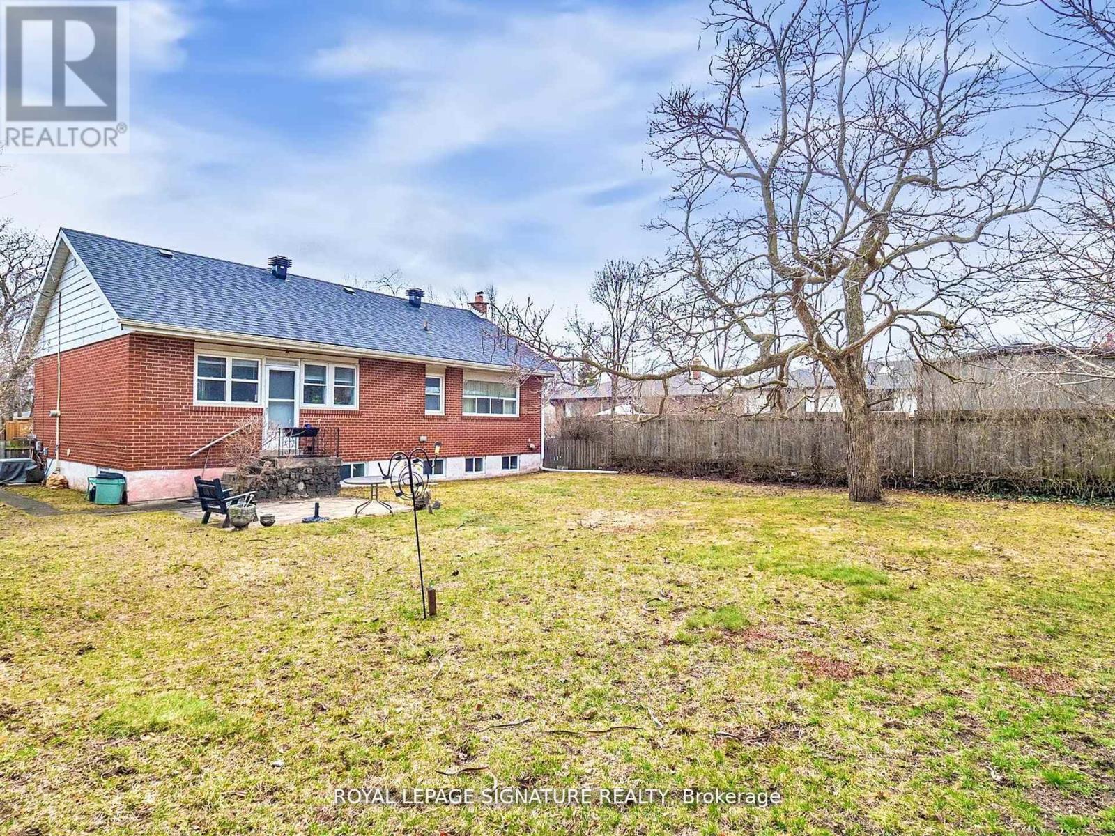 Photo 38 of 1821 Christopher Road, Mississauga ON