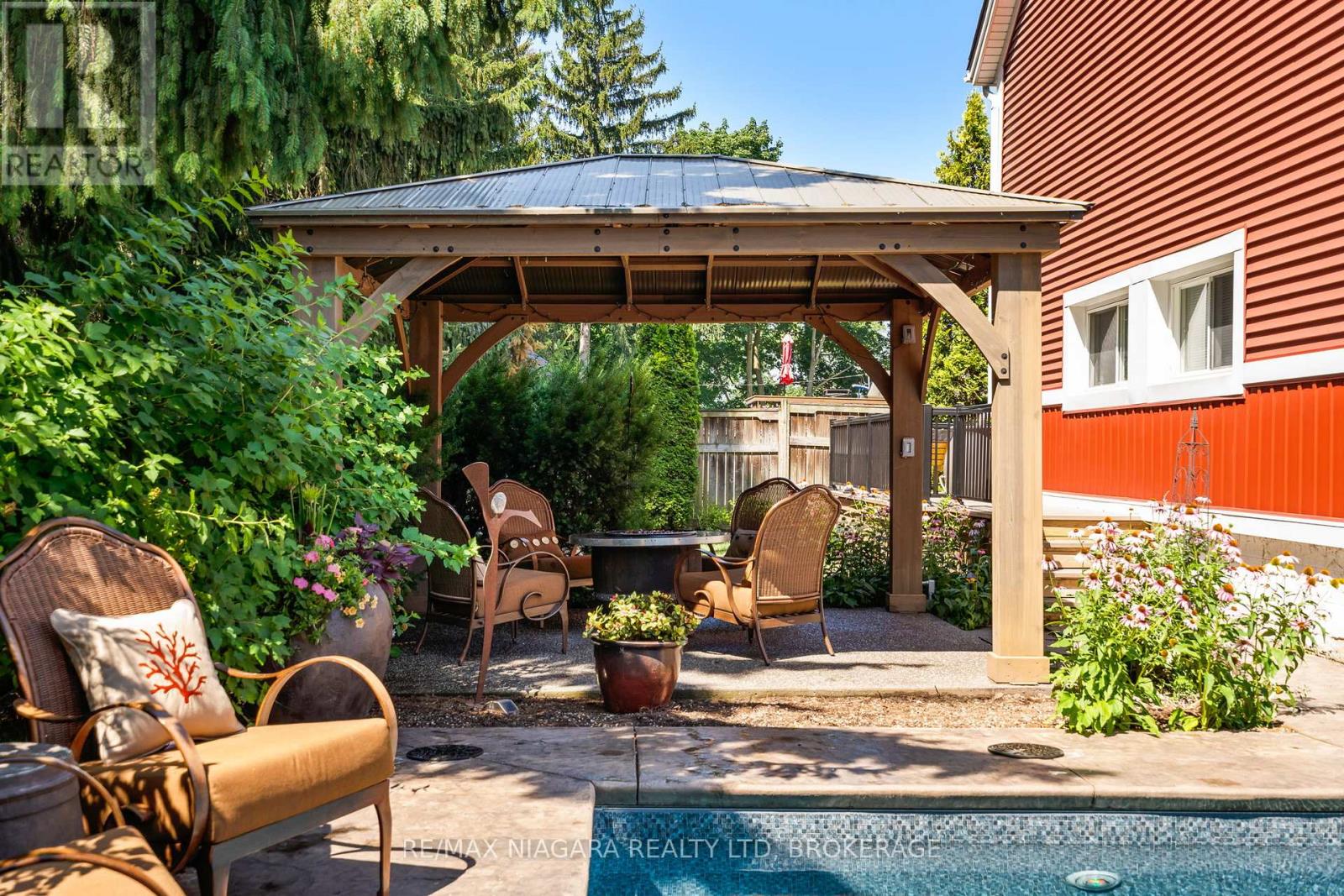 Photo 3 of 87 Norway Avenue, Welland ON