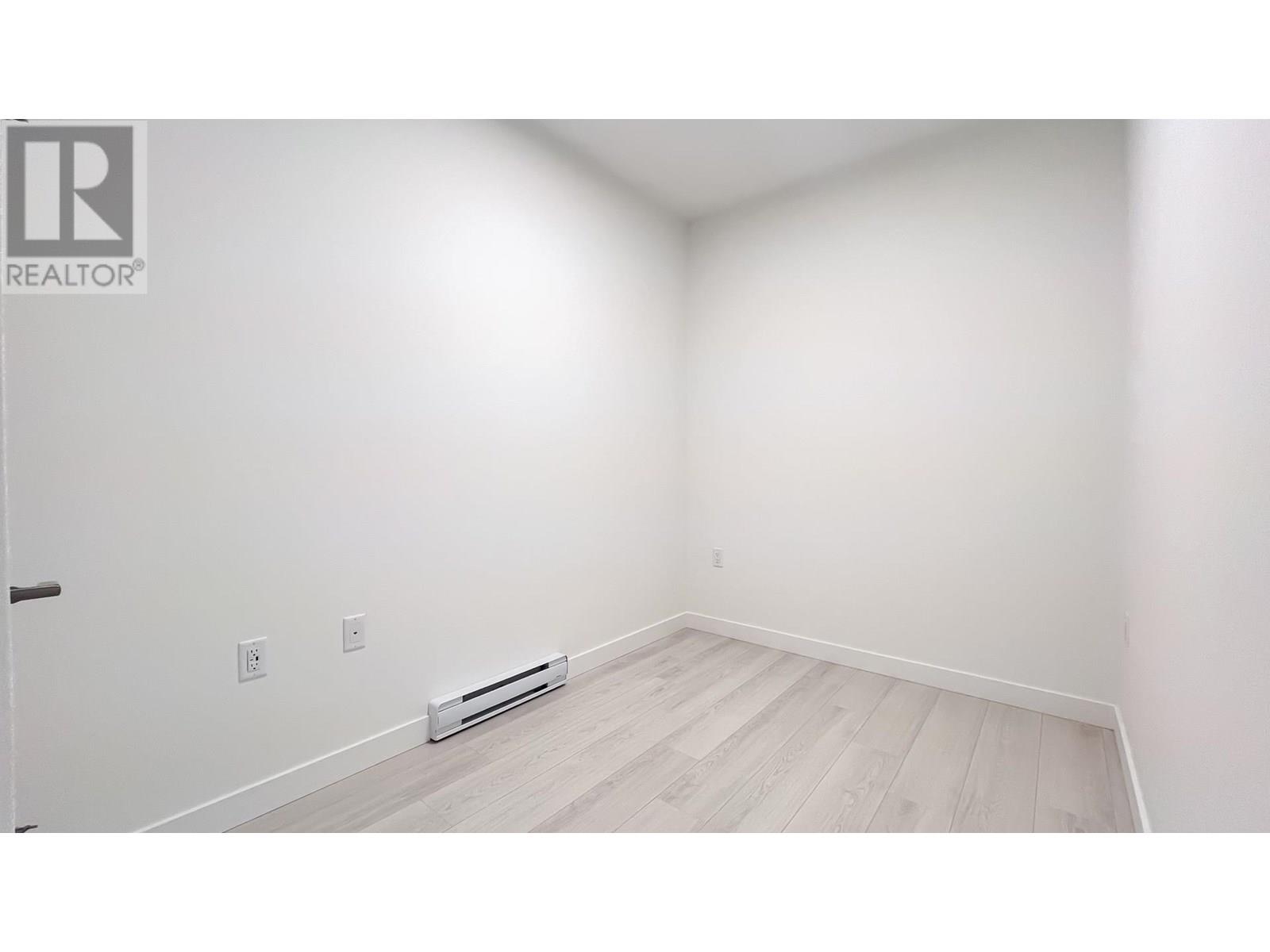 Photo 13 of 422 3594 Malsum Drive, North Vancouver BC