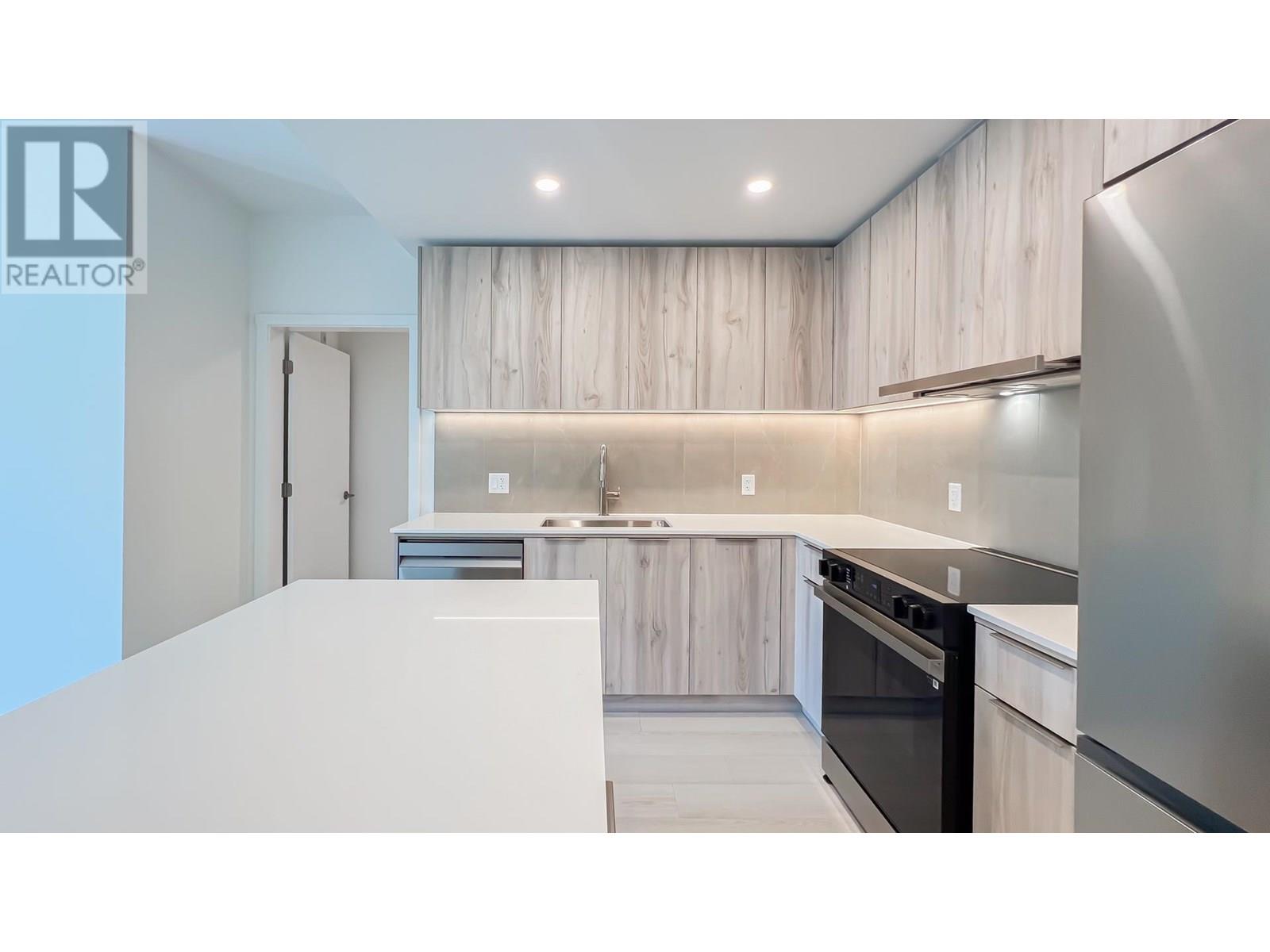 Photo 17 of 422 3594 Malsum Drive, North Vancouver BC