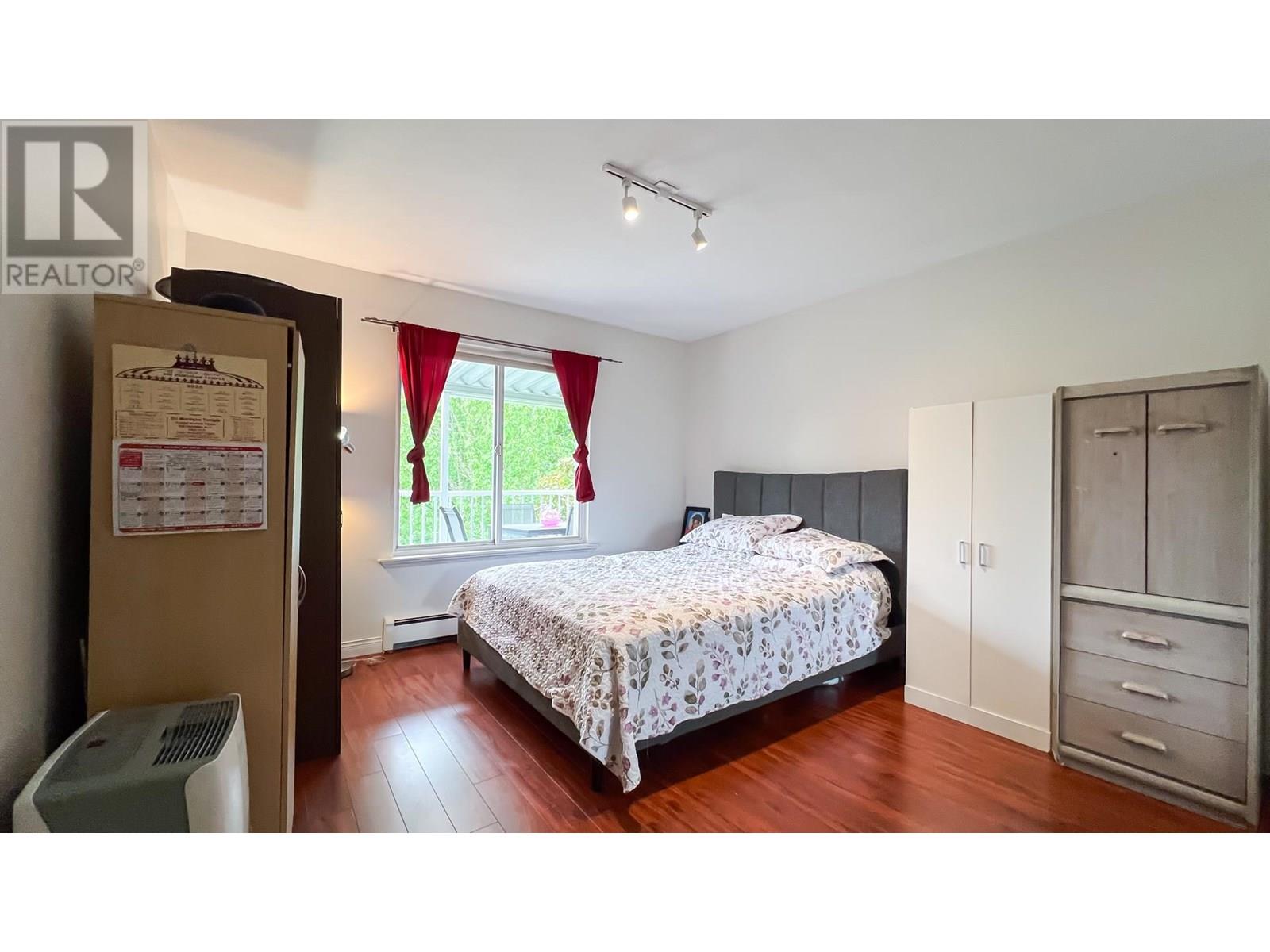 Photo 12 of 1553 Burrill Avenue, North Vancouver BC